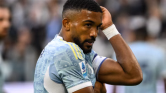 Bremer em ação pela Juventus em partida do Campeonato Italiano.