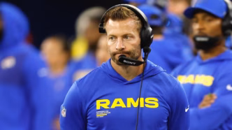 Sean McVay lamenta jogada em partida dos Rams contra os 49ers.