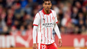 Vitor Reis em ação como titular do Girona na temporada 2025/26 de LaLiga.