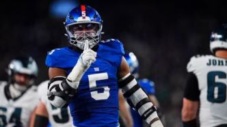 Kayvon Thibodeaux comemora lance pelo New York Giants.