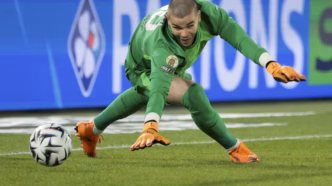 Chevalier em ação durante partida do PSG contra o Strasbourg.