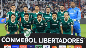 Time do Palmeiras posado antes do jogo contra a LDU pela Copa Libertadores.