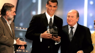 Rivaldo, ex-jogador brasileiro e campeão da Bola de Ouro em 1999, em evento esportivo.