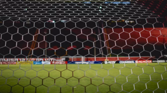 O estádio Barradão em Salvador será palco do confronto.