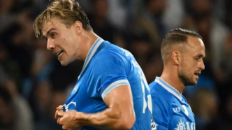 Rasmus Højlund comemora gol do Napoli contra o Sporting pela Champions League