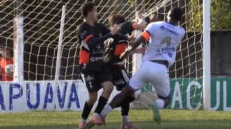 PV (Nacional-PR) agride Diego (Batel) com um soco após injúria racial em partida.