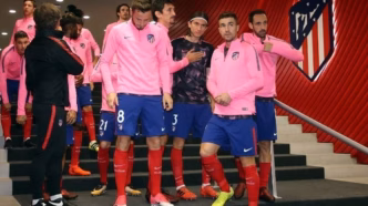 Gabi Fernández com a camisa do Real Zaragoza durante um jogo.