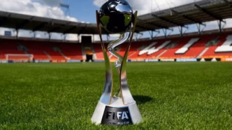Taça do Mundial Sub-20, troféu disputado por Argentina e Marrocos na final.