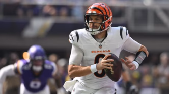 Jake Browning, quarterback do Cincinnati Bengals, durante uma partida.