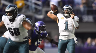 Jalen Hurts durante partida da NFL