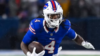 James Cook, running back do Buffalo Bills, em ação durante um jogo da NFL.
