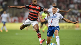 Bahia em campo contra o Flamengo pelo Campeonato Brasileiro