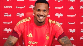 John, goleiro convocado para a Seleção Brasileira, em treino pelo Nottingham Forest