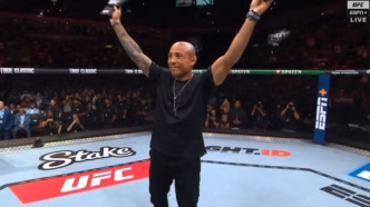 José Aldo, lutador brasileiro, em sua homenagem de aposentadoria no UFC Rio.