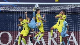 Federico Gatti, da Juventus, marcando gol contra o Villarreal