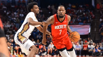 Kevin Durant durante coletiva de imprensa do Houston Rockets.