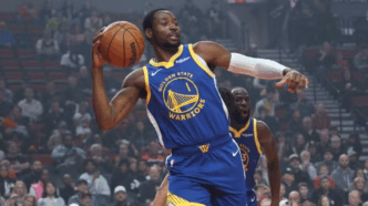 Jonathan Kuminga demonstrando sua evolução em quadra.