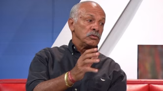 Maestro Júnior, ídolo do Flamengo, comenta sobre atitude de jogador.