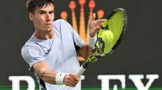 Fabian Marozsan em ação no Masters 1000 de Xangai, onde avançou na primeira rodada.