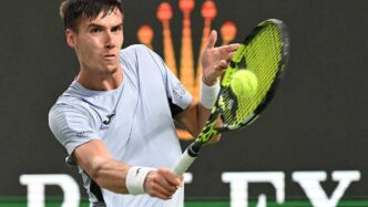 Fabian Marozsan em ação no Masters 1000 de Xangai, onde avançou na primeira rodada.