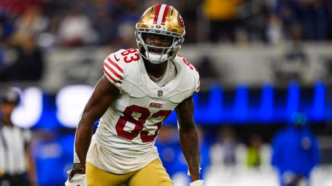 Marquez Valdes-Scantling em campo, agora vestindo a camisa do Pittsburgh Steelers ao lado de Aaron Rodgers.