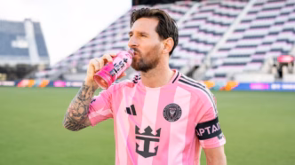 Lionel Messi em evento de lançamento da sua marca de bebidas Más+