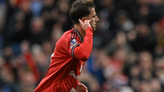 Mason Mount comemora gol pelo Manchester United contra o Sunderland na Premier League.