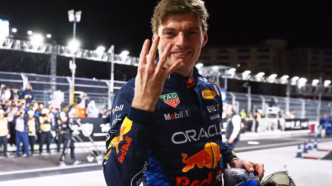 Max Verstappen celebra o tetracampeonato da Fórmula 1 em Las Vegas.