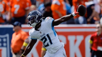 Roger McCreary em ação pelo Tennessee Titans.