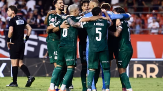 Palmeiras comemora gol contra o Juventude no Brasileirão 2025