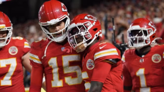 Patrick Mahomes, quarterback do Kansas City Chiefs, em ação.