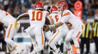 Patrick Mahomes dos Kansas City Chiefs em campo, em busca de uma vitória contra os Detroit Lions na NFL Week 6.