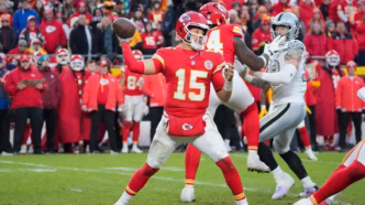 Patrick Mahomes, quarterback do Kansas City Chiefs, em ação.