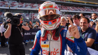 Rafael Câmara comemora vitória na F3, garantindo o título brasileiro.