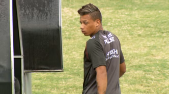 Rafael Ratão em sua estreia como profissional pela Ponte Preta.