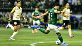 Palmeiras x Vasco: Flaco López marca gol contra zagueiro do Vasco.