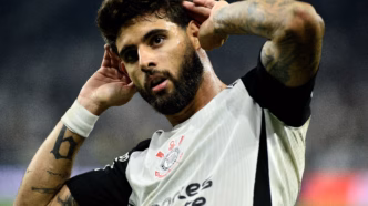 Yuri Alberto comemora gol do Corinthians contra o Mirassol em partida válida pelo Campeonato Brasileiro.