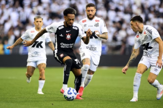 Corinthians contra Santos em partida do Campeonato Brasileiro de 2025.