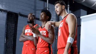 Kevin Durant em ação pelo Houston Rockets em uma partida da NBA.