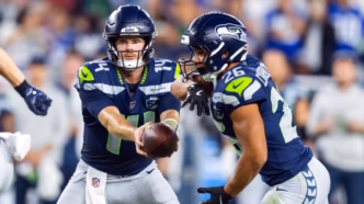 Sam Darnold, quarterback do Seattle Seahawks, comandando o ataque.