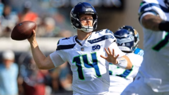 Sam Darnold, quarterback do Seattle Seahawks, em ação.