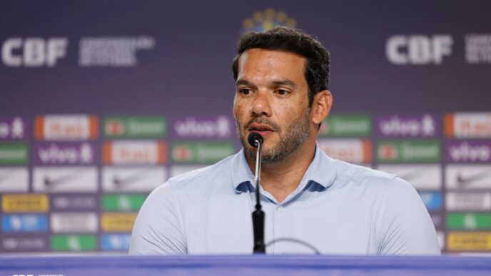 Samir Xaud, presidente da CBF, em evento de anúncio de novas competições.