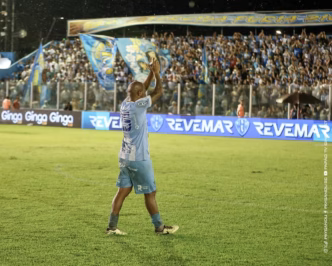 Torcedores do Paysandu em jogo na Curuzu.