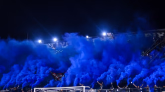 Torcida do Remo, o Fenômeno Azul, lota o Estádio Baenão em dia de jogo da Série B.