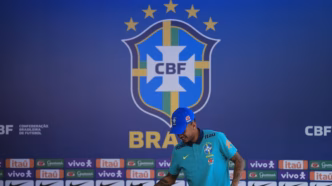 Savinho, da Seleção Brasileira, em coletiva, destaca a renovação com o Manchester City.