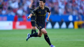 Son Heung-min comemora gol pelo LAFC em partida da MLS.