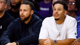 Stephen Curry e seu irmão Seth Curry juntos em evento dos Warriors.