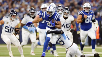 Jonathan Taylor comemora touchdown para o Indianapolis Colts contra os Tennessee Titans.