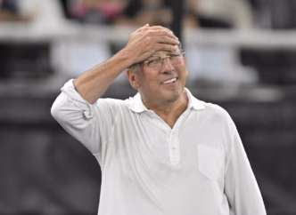 John Textor, proprietário do Botafogo, em imagem durante partida.