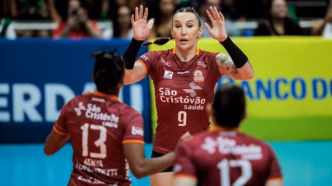 Jogadora de vôlei Tifanny do Osasco em quadra.
